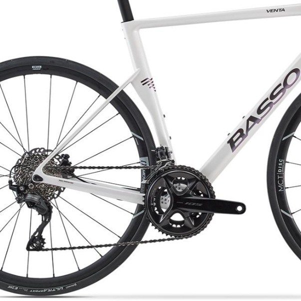 Italské karbonové silniční kolo BASSO Venta R se sadou Shimano 105