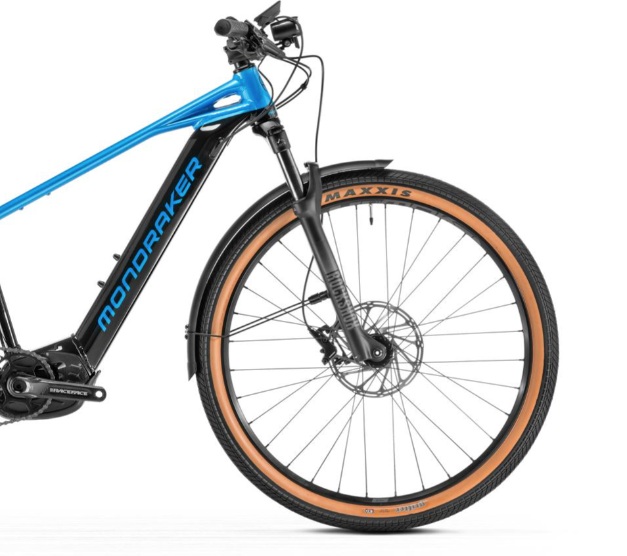Univerzální elektrokolo MONDRAKER Prime R X v černo-modrém provedení