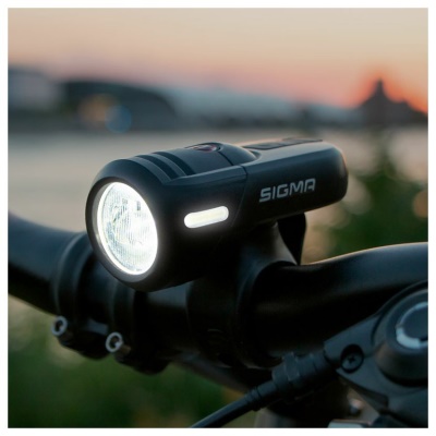 SIGMA - přední světlo AURA 45 USB (1)