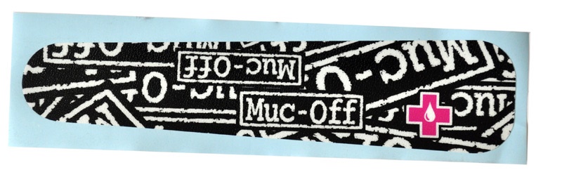 MUC-OFF - samolepka pod řetěz velká