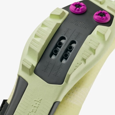 FIZIK - tretry Vento Ferox Carbon světle zelená/fialová (5)