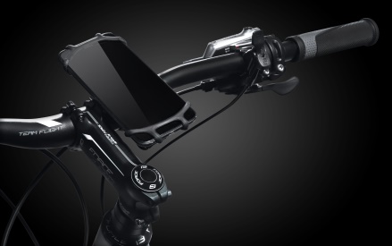 FORCE - držák telefonu UNI silikon černý (2)