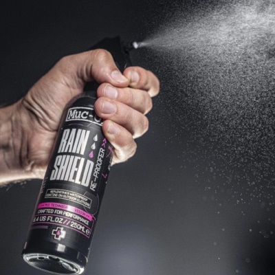 MUC-OFF - impregnace na voděodolný textil Rain Shield Re-Proofer 250 ml (1)