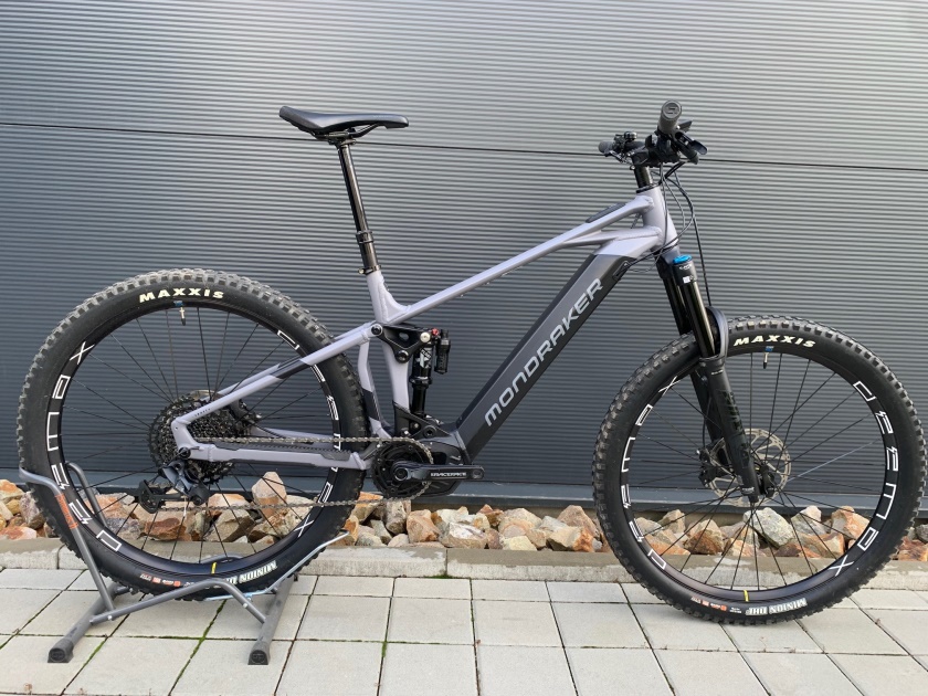 Testovací elektrokolo - MONDRAKER - Crafty R nimbus grey/black L